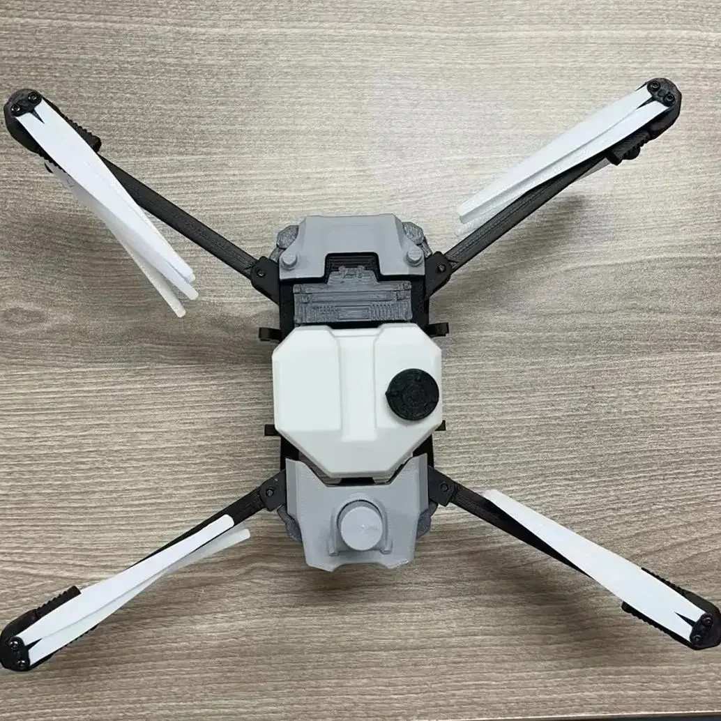 Modello di drone per giocattol - Drone 3D Modeling recensione e prezzo