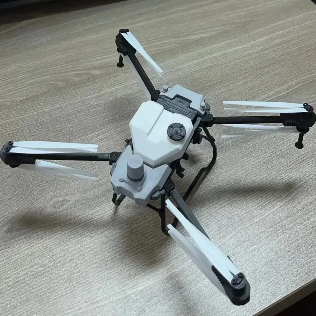 Modello di drone per giocattol - Drone 3D Modeling recensione e prezzo